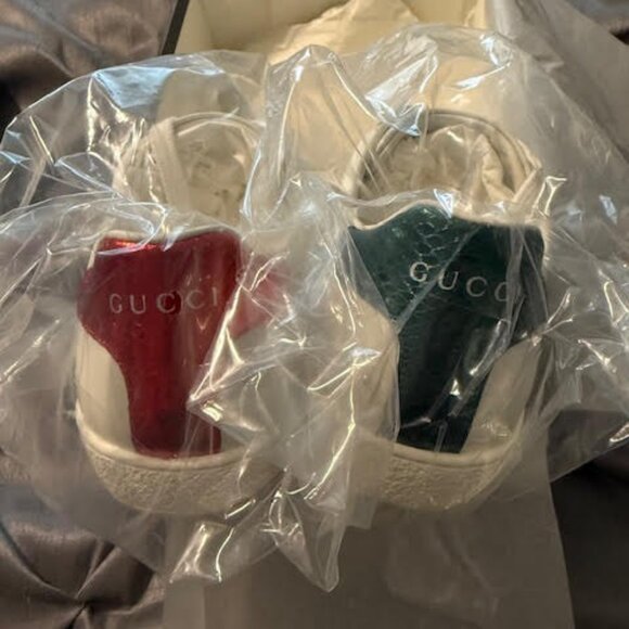 Gucci Ace Sneakers (Women) - Bee Embroidered - Picture 4 of 7